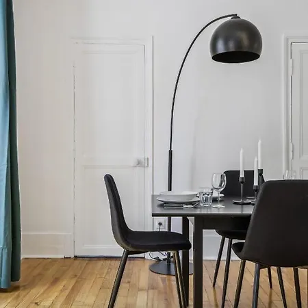 Trocadero & Eiffel Tower - Cityapartmentstay *