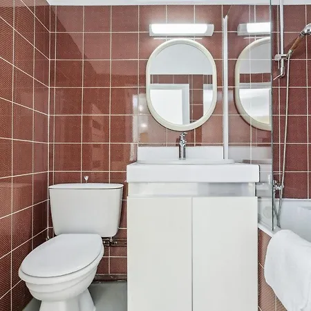 Trocadero & Eiffel Tower - Cityapartmentstay