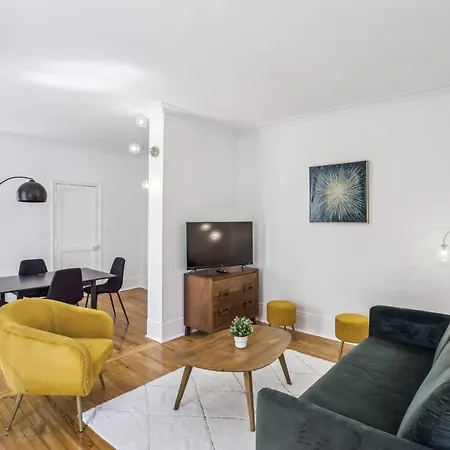 Trocadero & Eiffel Tower - Cityapartmentstay Paris