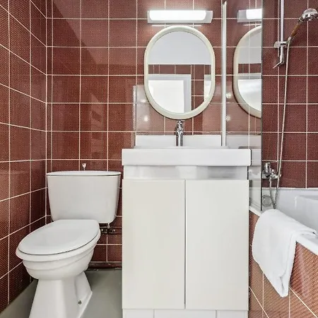 Trocadero & Eiffel Tower - Cityapartmentstay * Paris