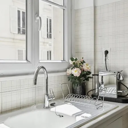 Trocadero & Eiffel Tower - Cityapartmentstay Paris